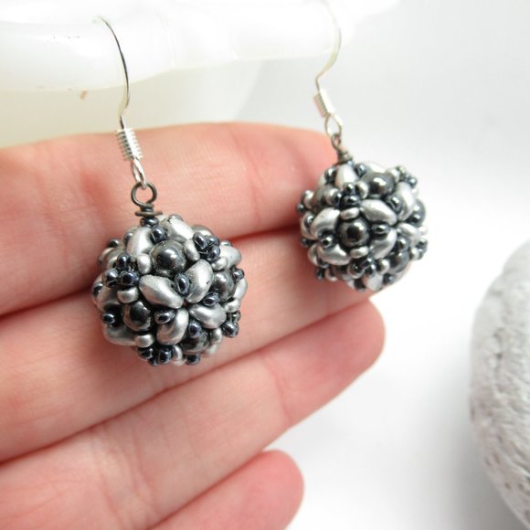 Handwoven earrings - Picture 1 of 9